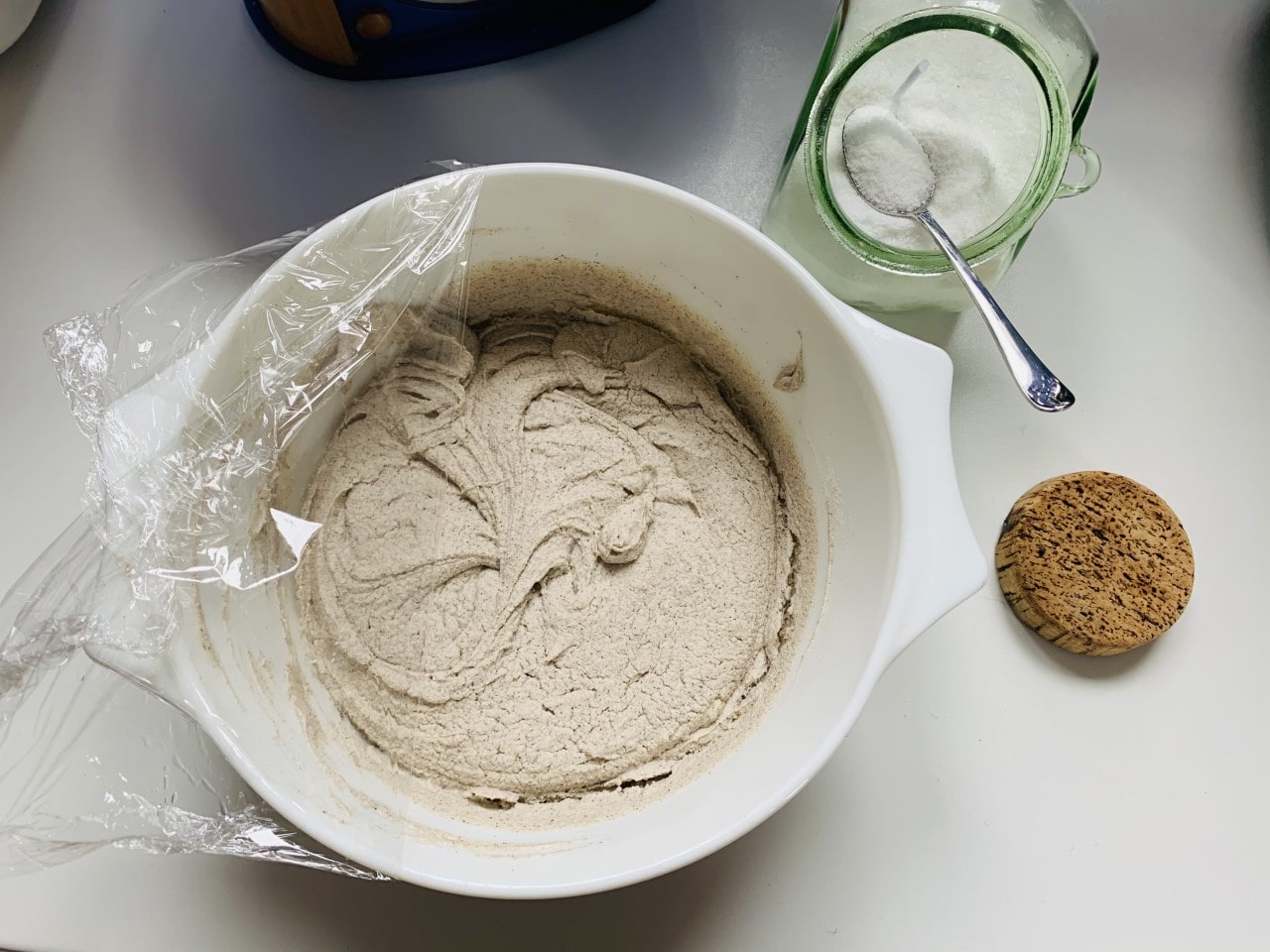 aggiungere il sale al composto del pane